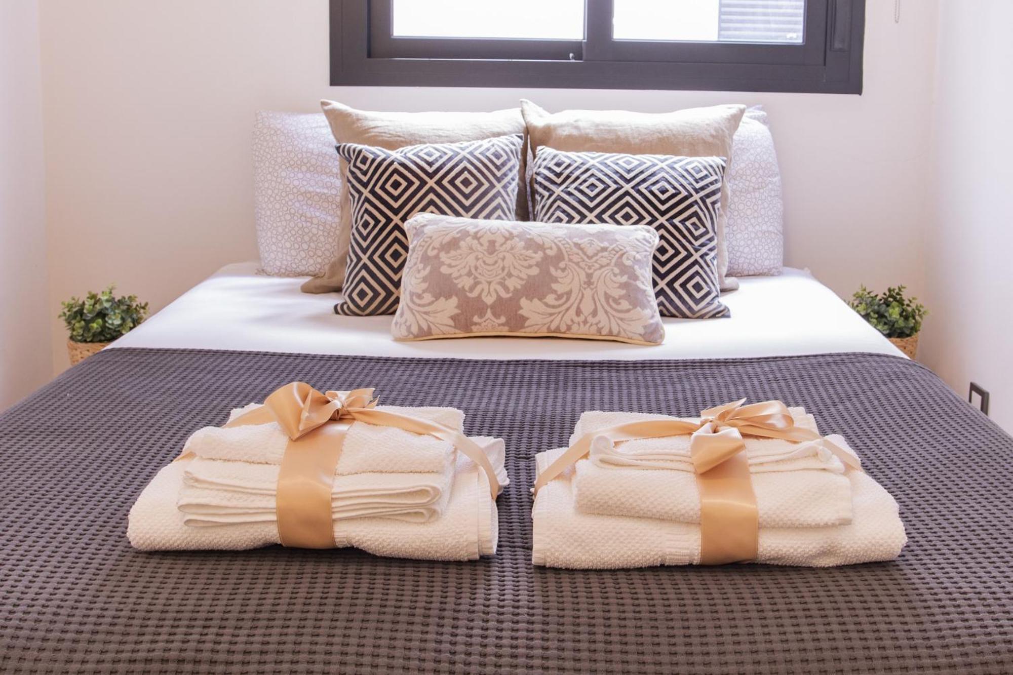 -Malagasunapts- Rooftop Pool & Free Parking Exteriör bild