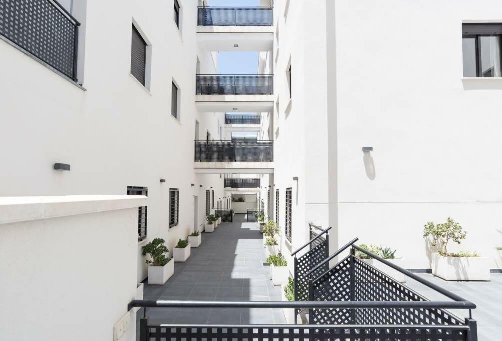 -Malagasunapts- Rooftop Pool & Free Parking Exteriör bild